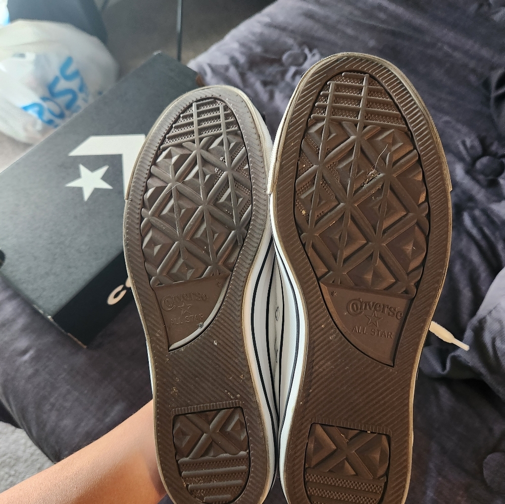 White converse - Picture 5 of 10